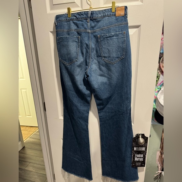 NWOT Zara Distressed Flare Leg Jeans Size 12 - Picture 4 of 4